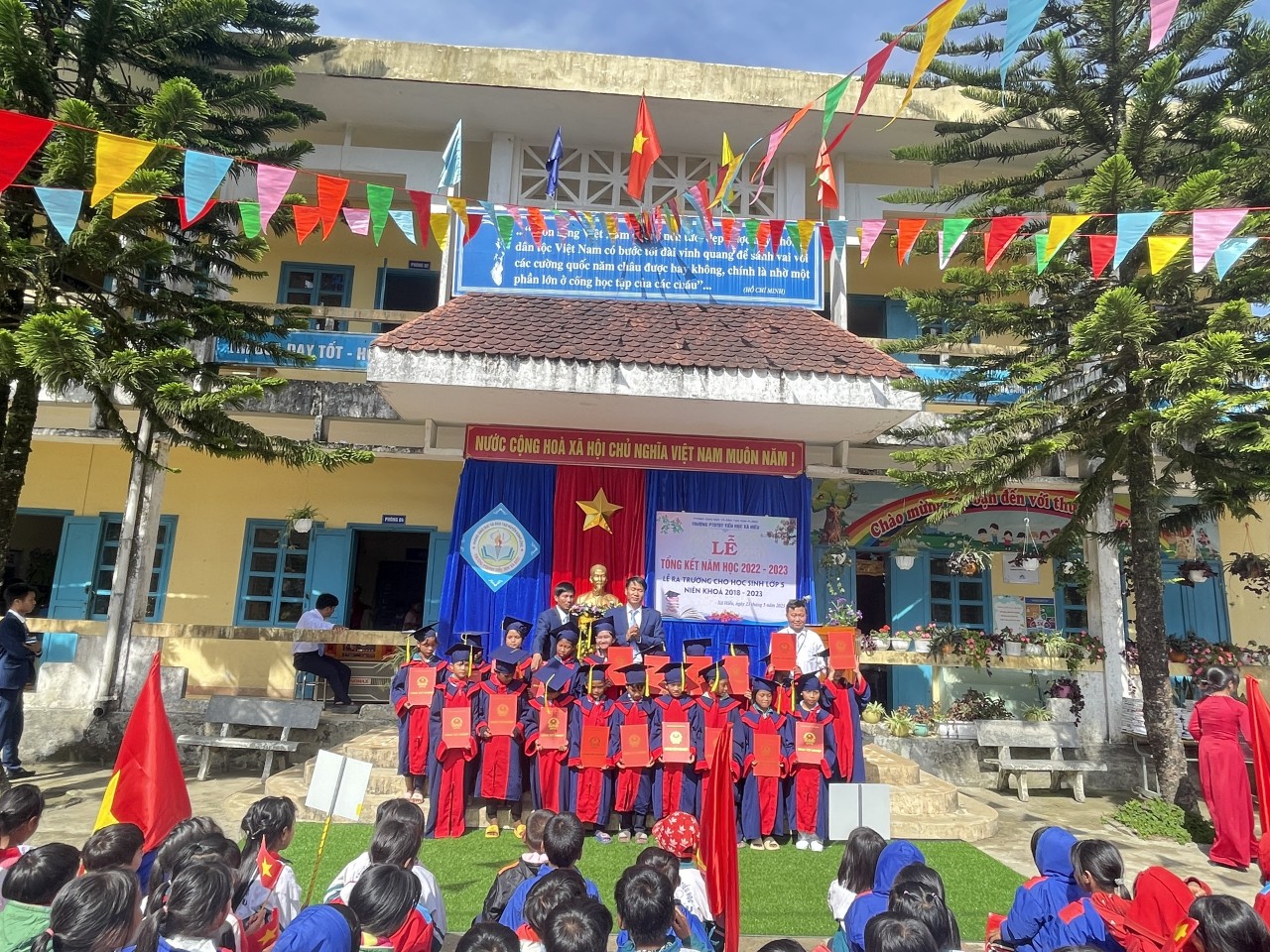 Ngày 23/5/2023 trường Tiểu học tổ chức lễ tổng kết năm học 2022-2023