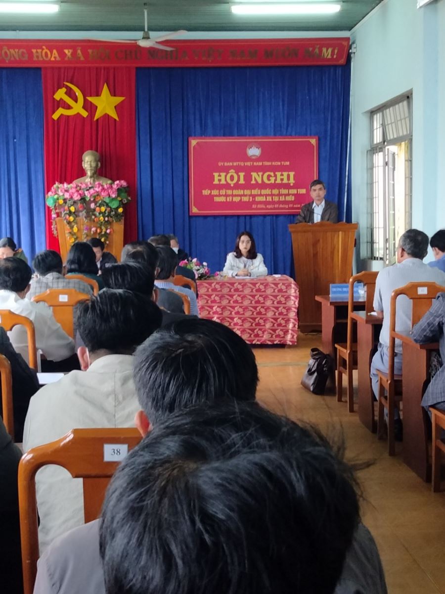 Đoàn đại biểu quốc hội tỉnh kon tum tiếp xúc cử tri trước kỳ họp thứ 3- khóa XV tại xã