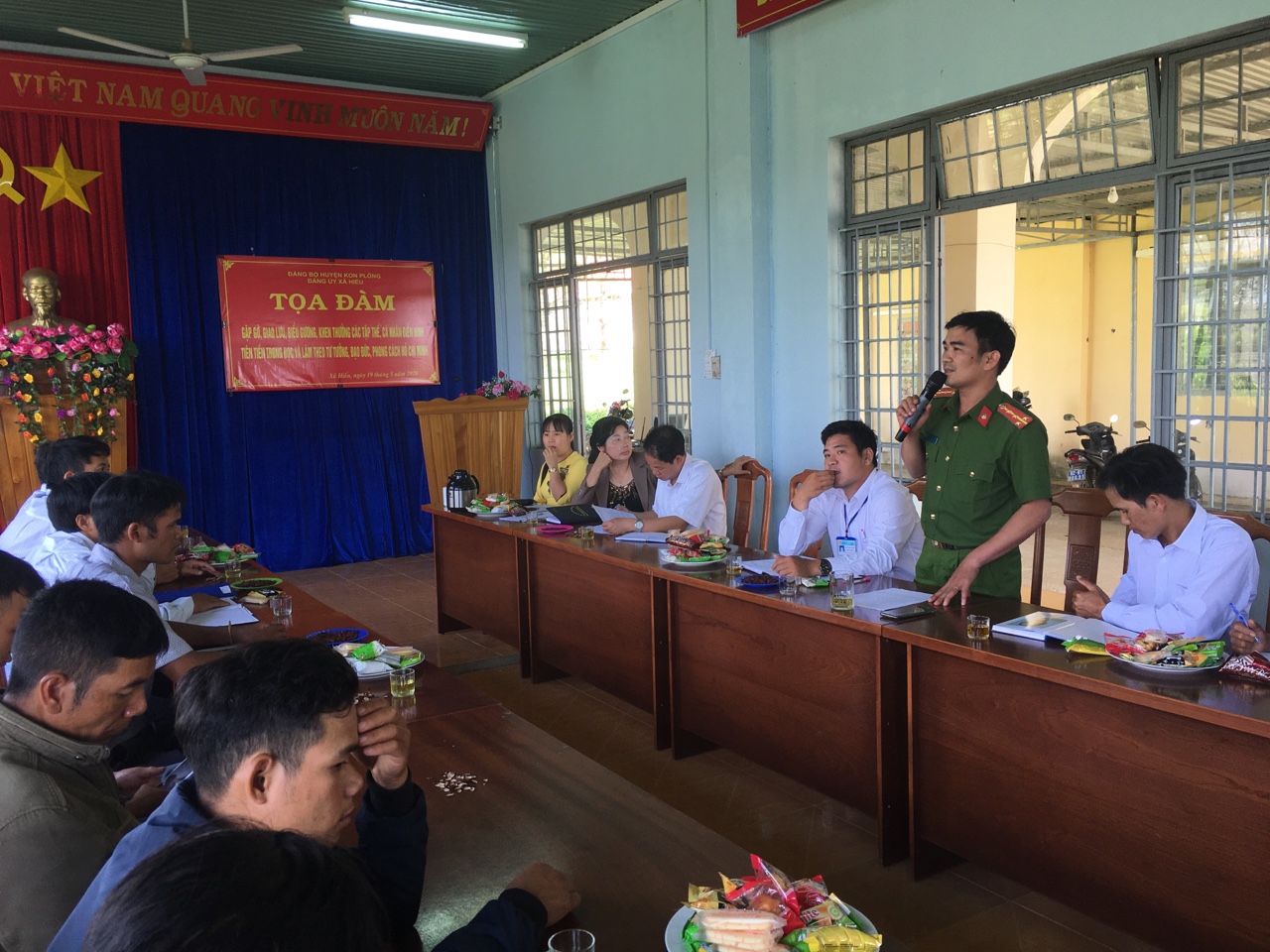 Tọa đàm: Gặp mặt biểu dương, khen thưởng các tập thể, cá nhân điển hình trong học tâp,làm theo tấm gương Chủ tịch Hồ Chí Minh.